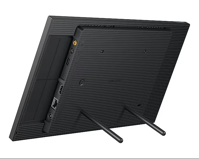 Samsung QB13C - 13", 16/7, 500 nits