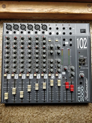 [Club 2000 102] Location Table de mixage